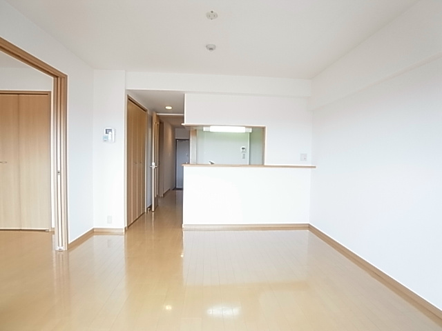 ハイエスト　クレディア リビング