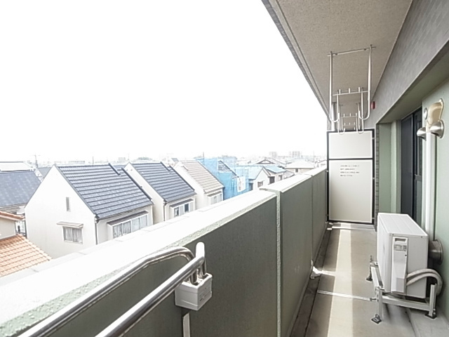 ハイエスト　クレディア ベランダ