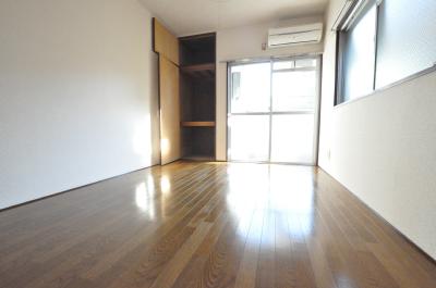 ギャラン小芝 リビング