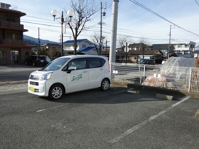 サープラスＫ－１ 駐車場