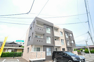 Ｓ－ＣＯＵＲＴ（エスコート）  302号室 外観