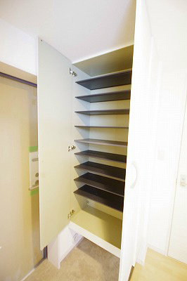 Ｓ－ＣＯＵＲＴ（エスコート）  玄関