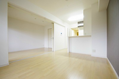 Ｓ－ＣＯＵＲＴ（エスコート）  リビング