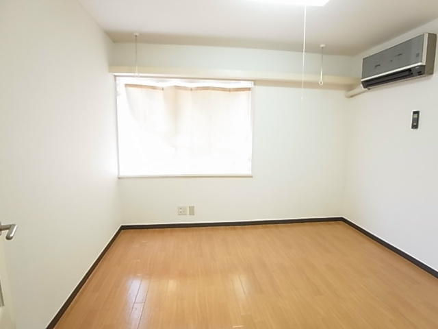 パティオ稔台B リビング