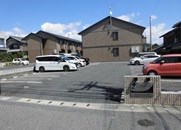 クローバーⅡ 駐車場