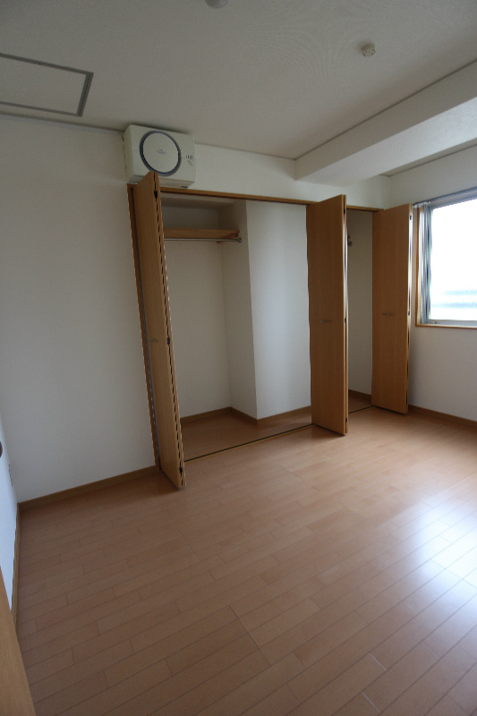 ロージュマン黄金町 ベッドルーム