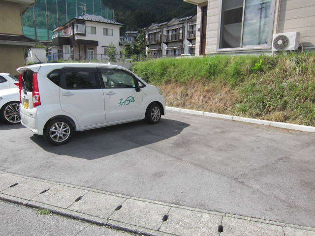 Jill 駐車場