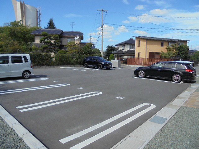 サン・シエル 駐車場