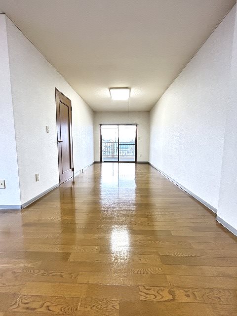田口アパート（小島田） リビング
