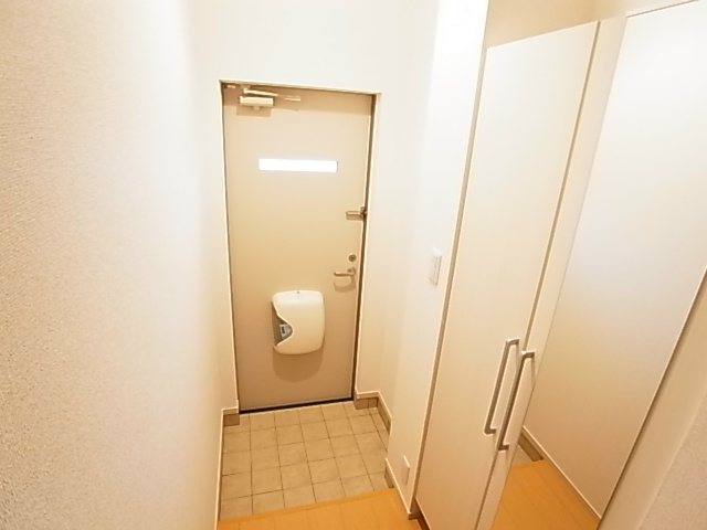 シャンブルクレールⅡ 玄関