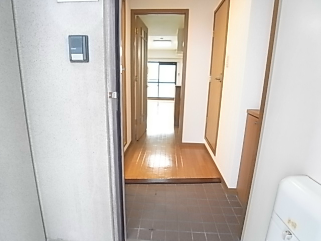 コモドパークハウス 玄関
