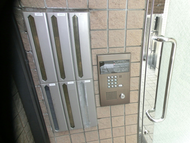メゾンさくら 玄関