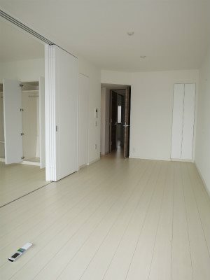 ヴェルディーク横浜新子安 玄関