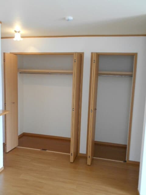 プラシードナツメＥ 収納