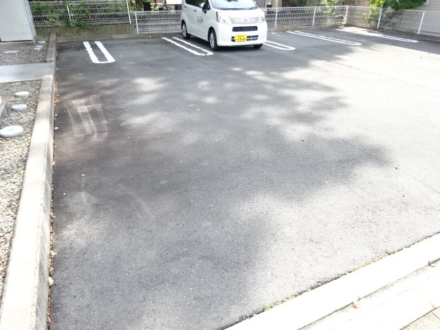 avenir regalo 駐車場
