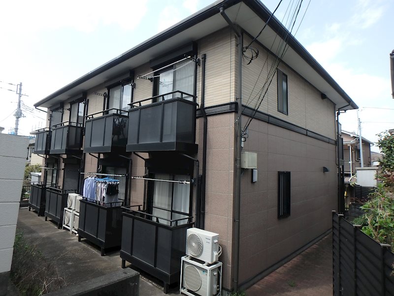 閑静な住宅街に立地