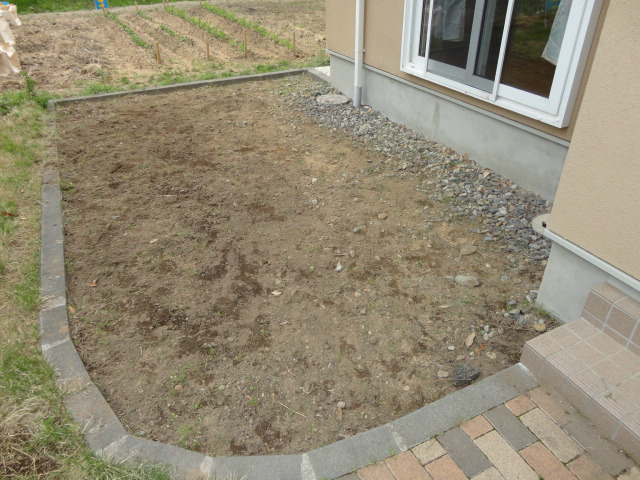 長野県上田市小島 庭