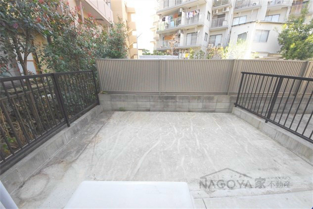 Ａｄｄ　Ｗｉｓｔａｒｉａ１ ベランダ