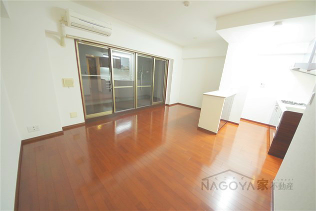 ラドーニ清水 リビング