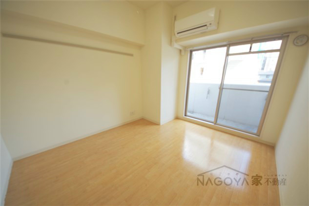 クラシタイヤー新栄 リビング