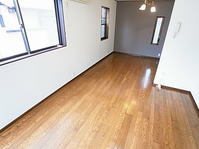 くぬぎ山一戸建貸家 リビング