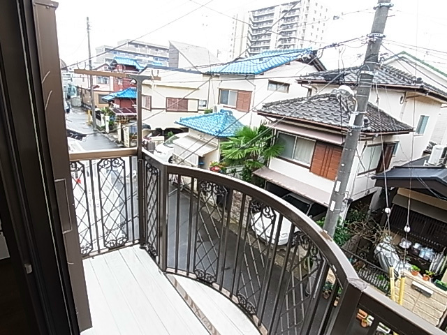 くぬぎ山一戸建貸家 ベランダ
