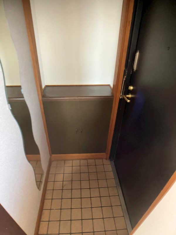 サンパレス今泉 玄関