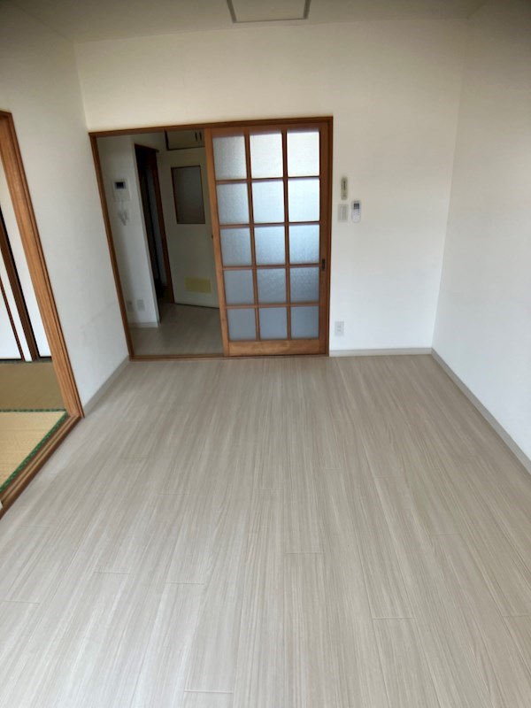 サンパレス今泉 リビング