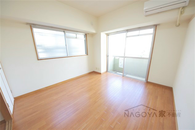 アートピア栄 リビング