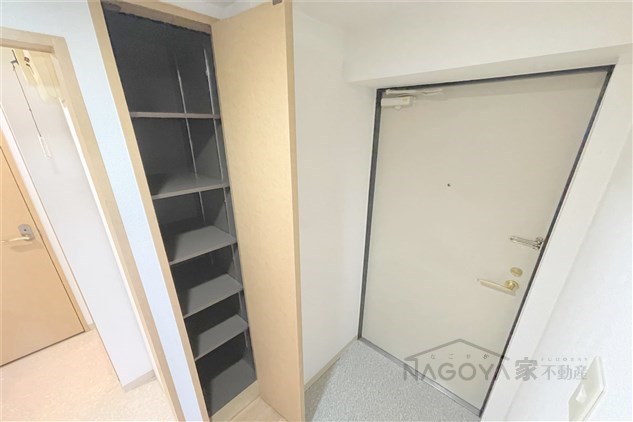 アスティ千種 玄関