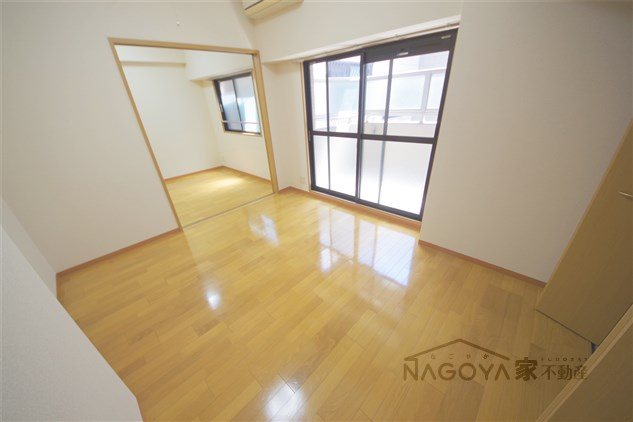 ヒルズ新栄 リビング