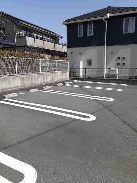 カーサ・ソレアード 駐車場