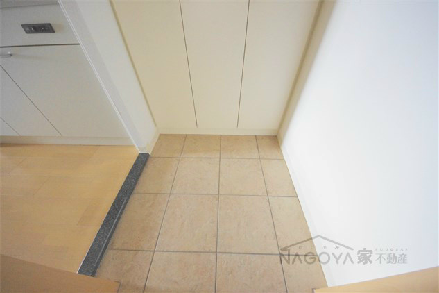 ライブコート千種 玄関