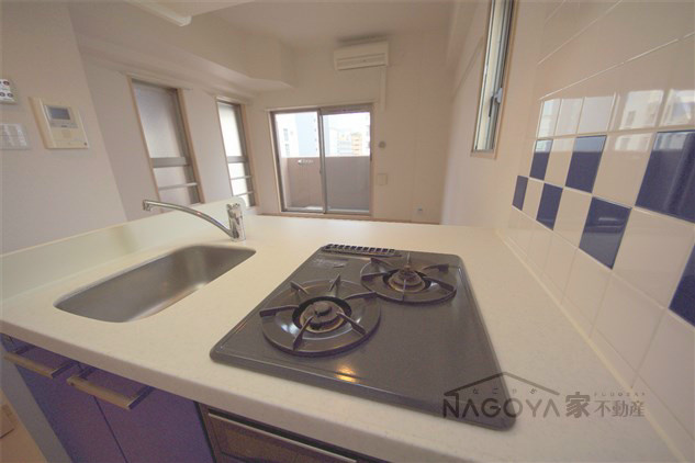 プレサンス泉アーバンゲート キッチン