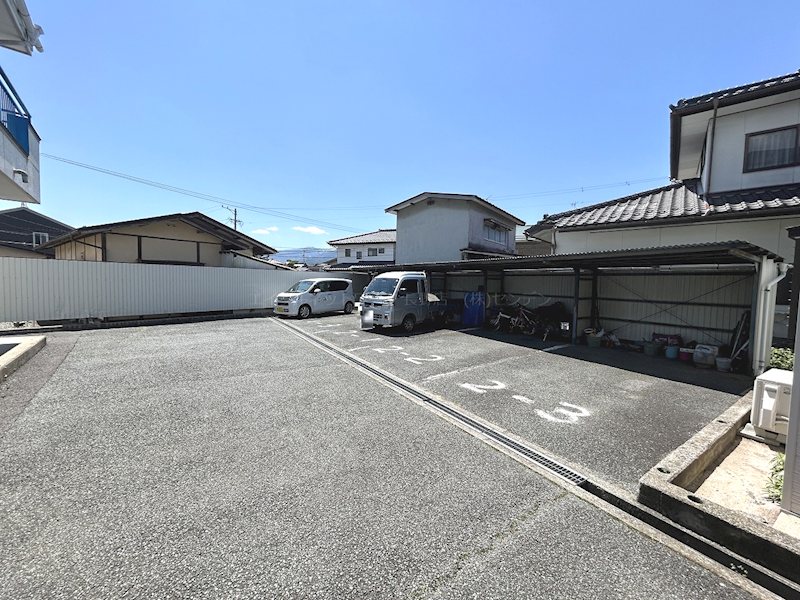 北村ハイツ 駐車場