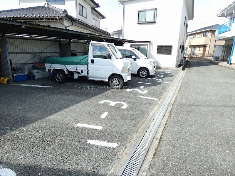 北村ハイツ 駐車場