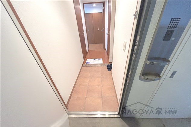 レジディア高岳 玄関