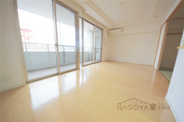 レジディア泉 リビング