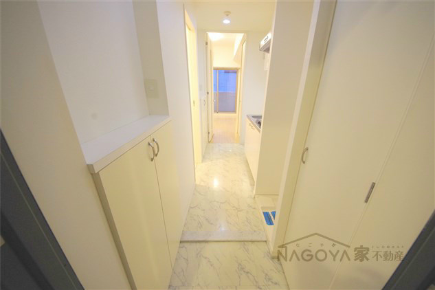 リヴシティ栄 玄関