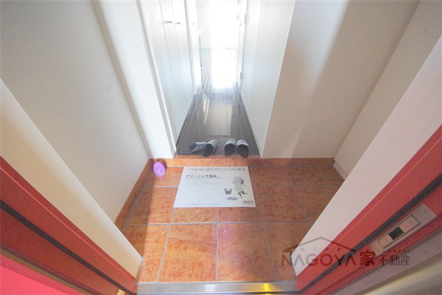 泉アパートメント 玄関