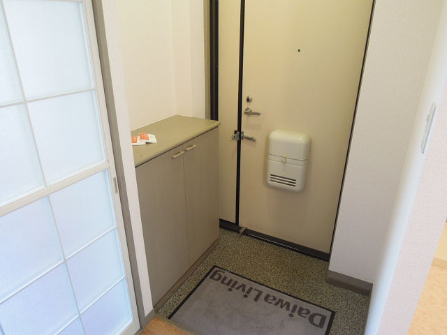 エスペランザ　　（西木の本） 玄関