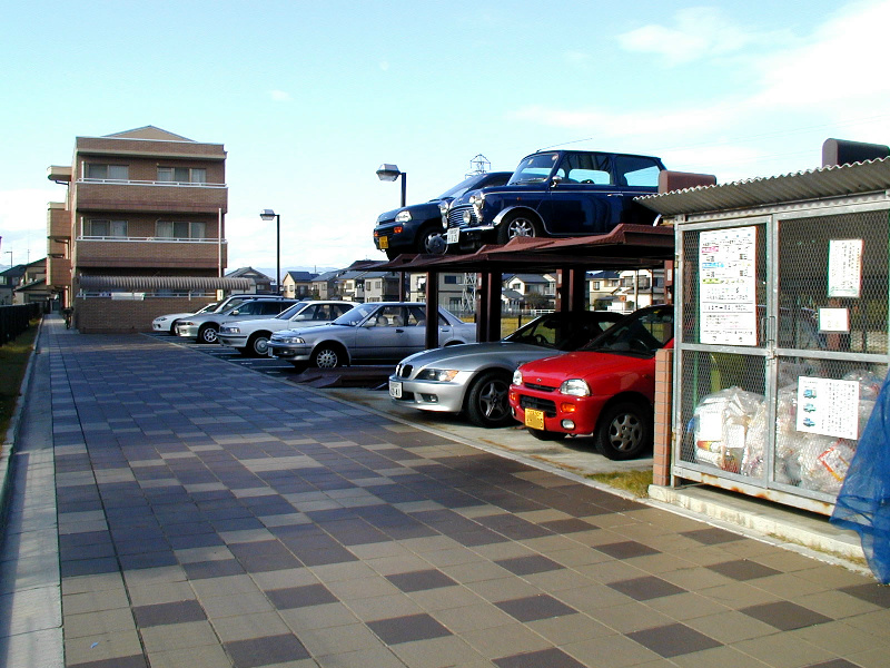 イーストピース守山 駐車場