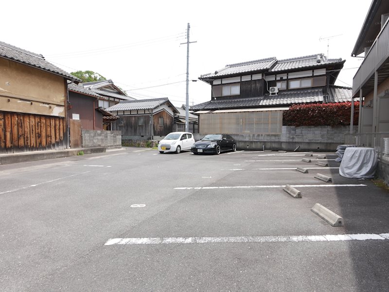 カーペンターハウスⅢ 駐車場