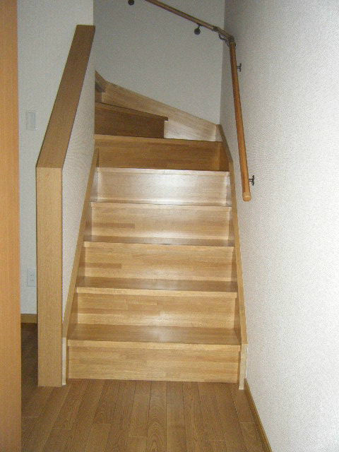 ピーヌスI 玄関