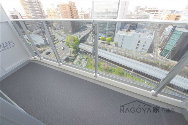 CORNES HOUSE NAGOYA ベランダ