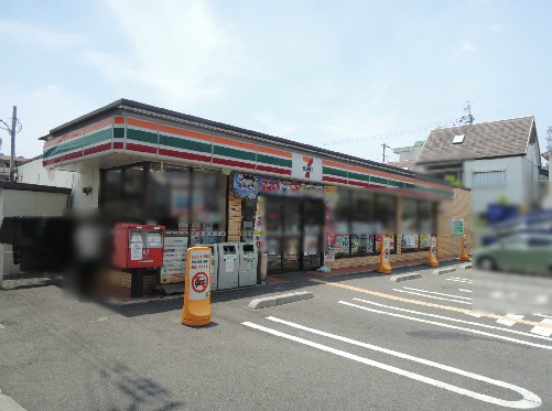 ルミエール西山本 コンビニ