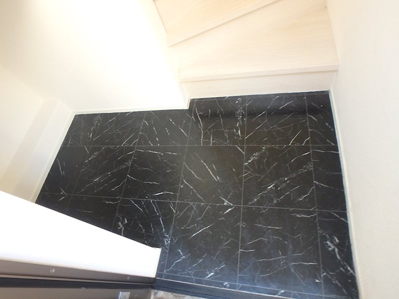 アクシオン中野 玄関