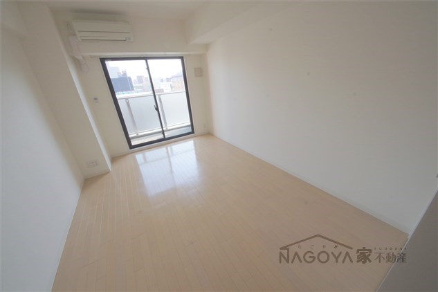 リヴシティ栄弐番館 リビング