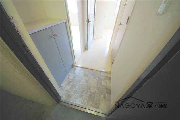 ドムス東栄 玄関