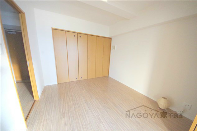 サン・フシミビル ベッドルーム